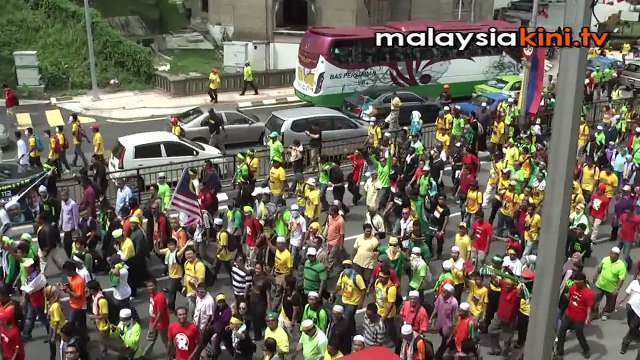 Himpunan 112: Large crowd from Masjid Negara
