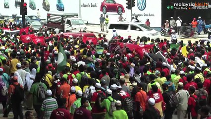 Those Little Moments During Himpunan 112