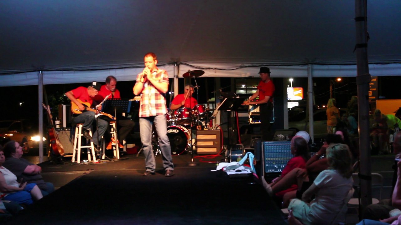 Brooke Wright and the Katz perform 'Just Pretend' Elvis Week 2015