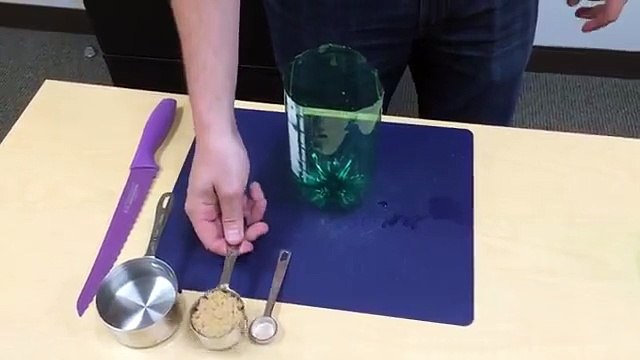 Simple-Trick-To-Keep-The-Summer-Bugs-Away -Get-Rid-Of-Mosquitoes