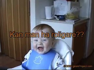 bebe riendo a carcajada