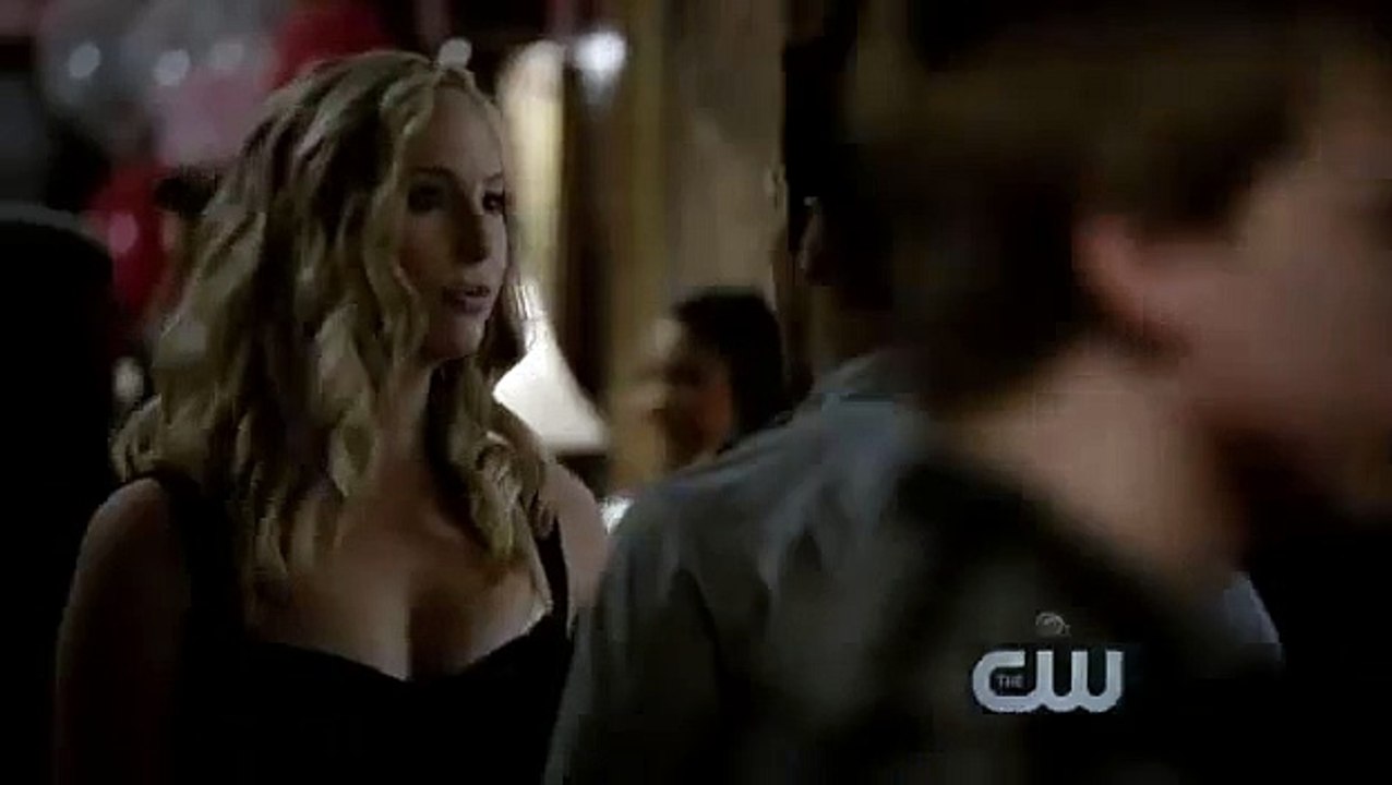 Vampire Diaries 3x01- Caroline kisses Tyler