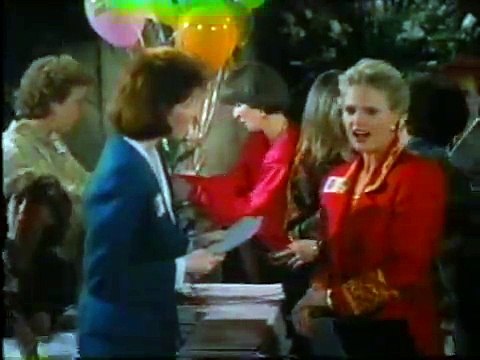 Sharon Gless & Tyne Daly have a Reunion on the Trials of Rosie O'Neill - clip 4