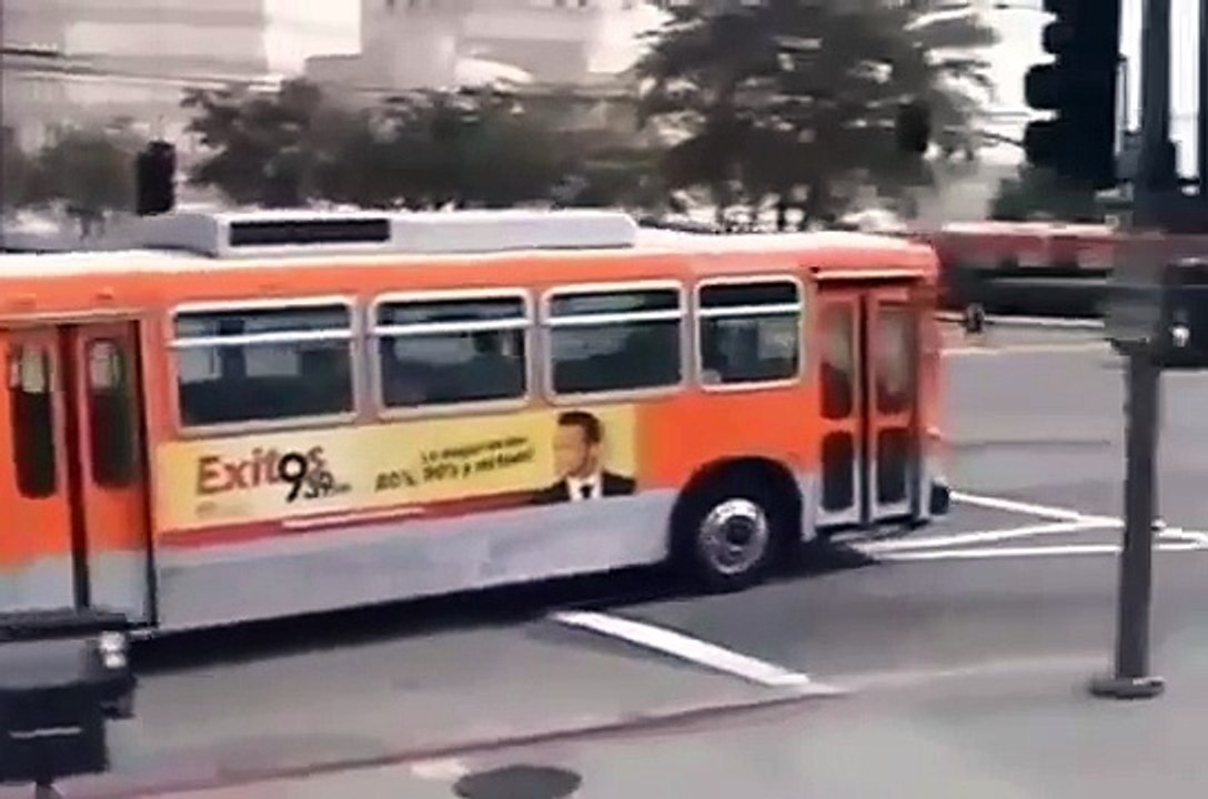 The Wheels On The Bus Go Round And Round * Nursery Rhymes * Song For Kids