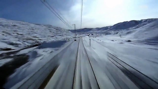 Вид из кабины скоростного поезда