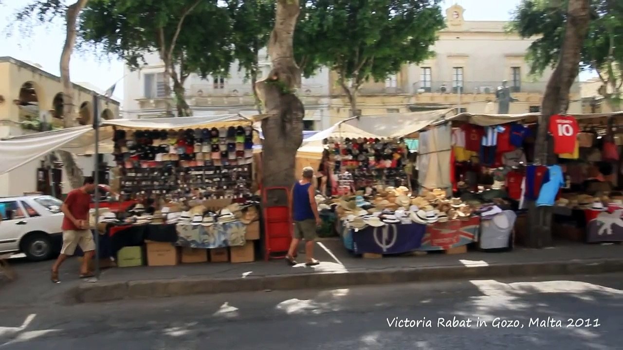 Stroll with EOS : Victoria Rabat in Gozo, Malta 2011
