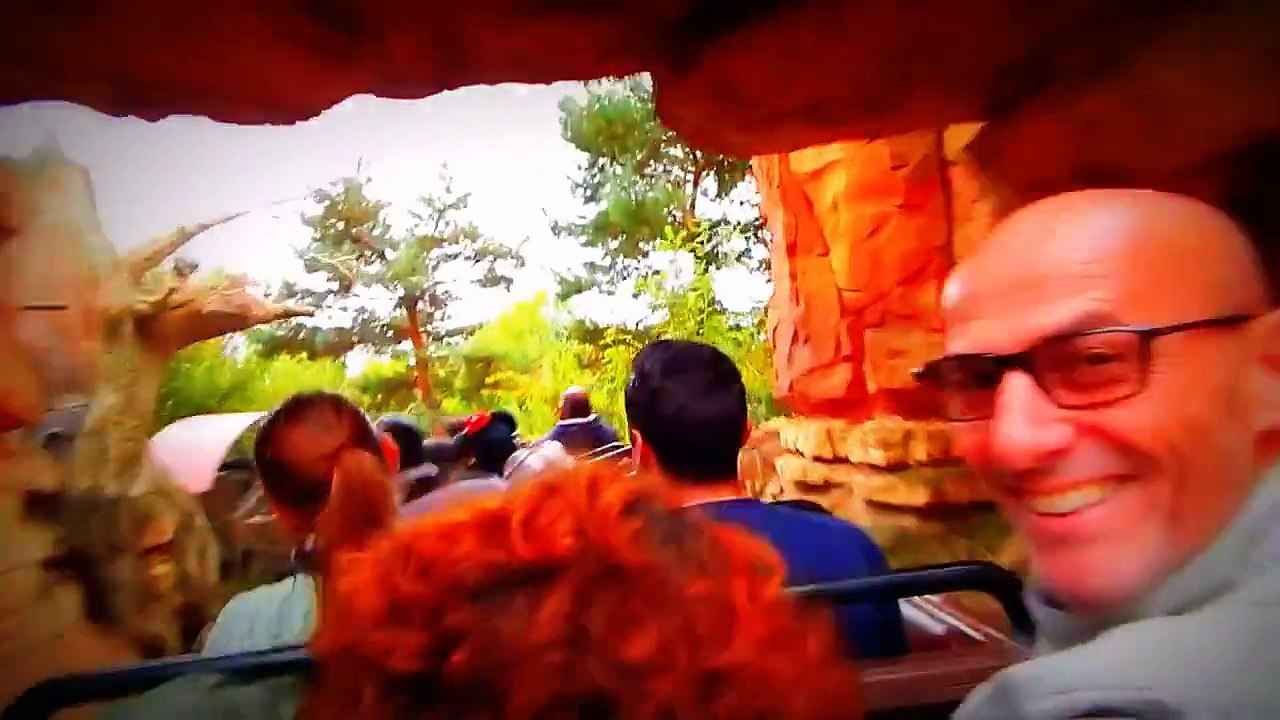 Train à grande vitesse attraction Disneyland Paris / FullHD 1080p