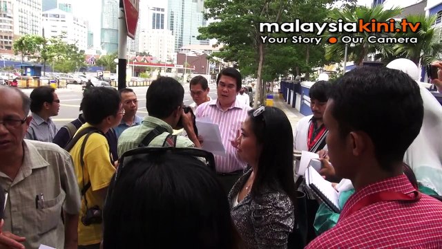 Pro-BN ngos police report against Anwar