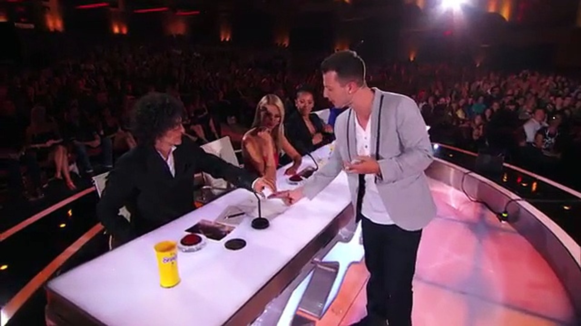 Mat Franco iPhone Magic Trick America's Got Talent - video Dailymotion