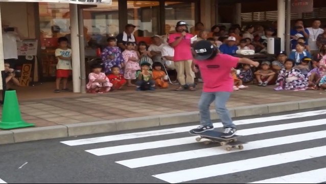 Incredible skateboarding prodigy demonstrates skills
