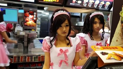 Au McDo de Taïwan, les serveuses sont habillés en mode "Glamour/Sexy"