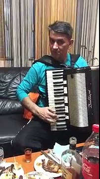 Semir Jahic kud se zuris hej zivote (uzivo uz harmoniku )