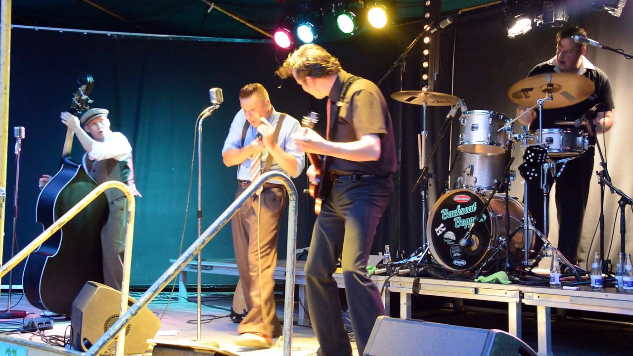 Backseat Boppers - Olsene " Hoeverock in't park " 18/08/2015 " STUTTERIN' CINDY " video 1/4