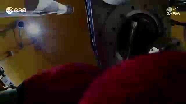 Paxi experimenting in the ZARM Drop Tower