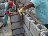 Como Assentar blocos de concreto vazado - BLOJAF
