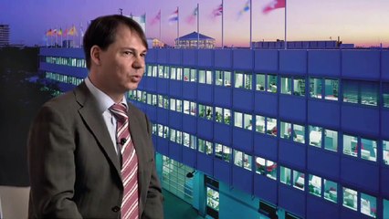 Micha Schmidt and Elsa Montagnon talk about their careers at ESA