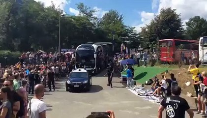L'arrivo della Juve a Villar Perosa