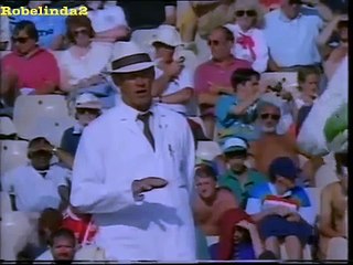 CRICKET FIGHT  Angry Pakistan players fight with England umpire, 1992 3rd test
