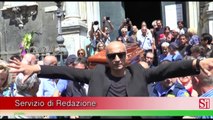 Napoli - I funerali dell'attore Francesco Caccavale -1- (18.08.15)