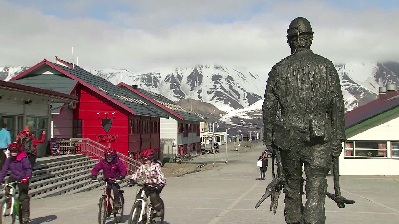 Venus solar transit 2012 - Longyearbyen town shots