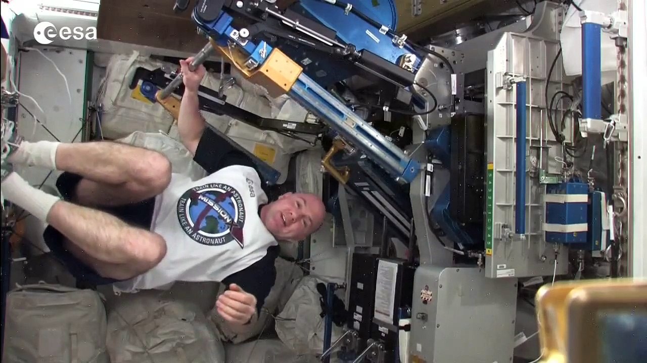 ESA astronaut André Kuipers announces Mission X 2012 winners