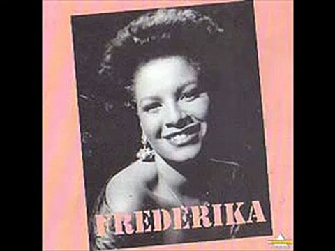 Frederika Aratus - La vie en rose