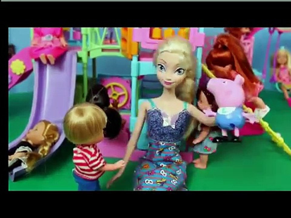 Frozen Elsa and Kid Alex Play With Peppa Pig George Pig on Barbie Kelly Playground Park DisneyCarToy