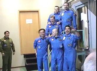 Hatch closed - Mars500 mission has begun
