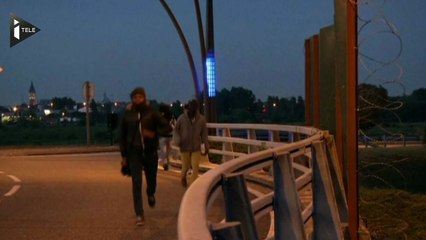 Скачать видео: Migrants à Calais : les mesures prévues par Londres et Paris