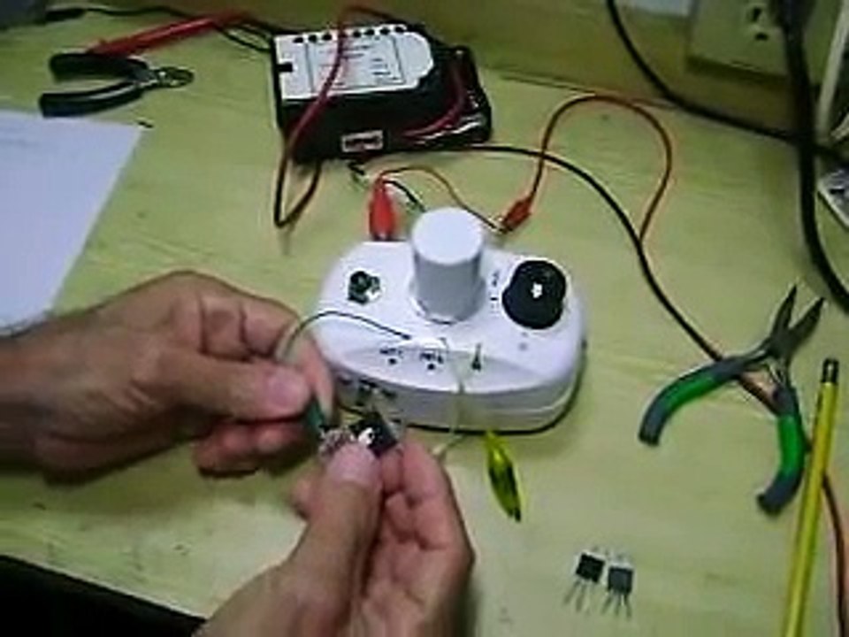 Probador de TRIAC y SCR.AVI