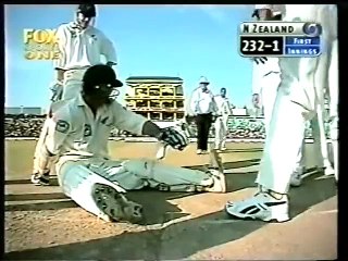 Funny Cricket Moments - Mark Richardson Cramping