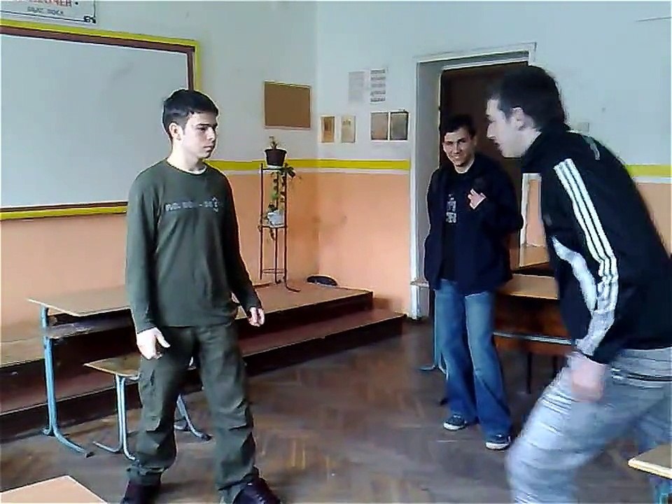 Real Iron Body Master gets Beaten up - Shaolin Qigong Kung Fu Training