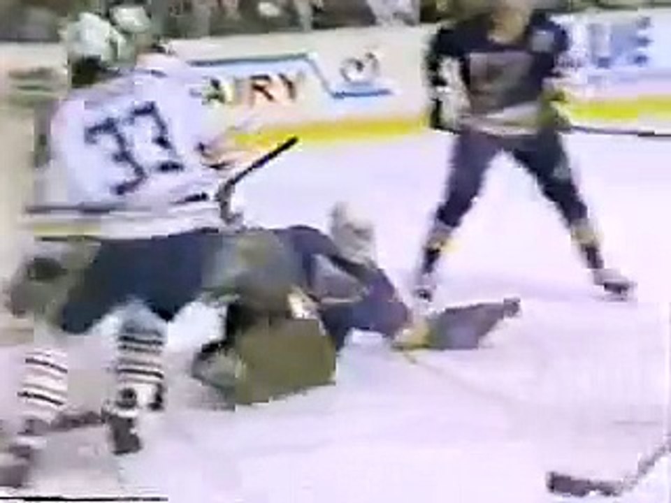 clint malarchuk hockey neck slice! video Dailymotion