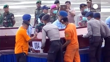 جثامين الطائرة الأندونيسية المتحطمة تصل جيابورا