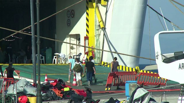 Mais de 2 mil refugiados sírios partem para Tessalônica