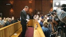 Sudafrica: Oscar Pistorius resta in carcere. Il governo considera prematuri i domiciliari all'assassino della fidanzata