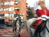 La Policía Nacional presta sus caballos a los Reyes Magos en su visita a los colegios de España