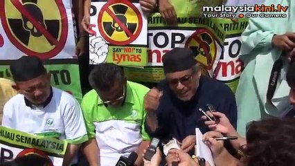 Скачать видео: 200 gather at Dataran Shah Alam for anti-Lynas protest