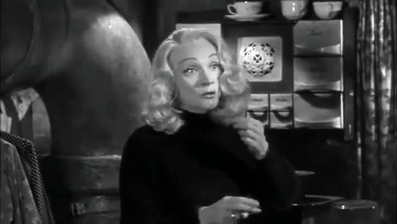 Marlene Dietrich tempts Tyrone Power