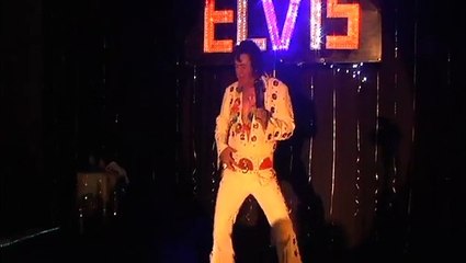 Robert Keefer sings '3 Corn patches' at Elvis Day 2011 (vide
