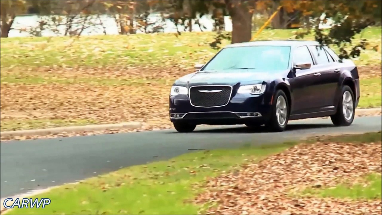 R$ 204.900 Chrysler 300C 2015 aro 20 RWD AT8 3.6 Pentastar V6 296 cv 35,9 mkgf 240 kmh 0-100 kmh 7,9 s @ 60 FPS