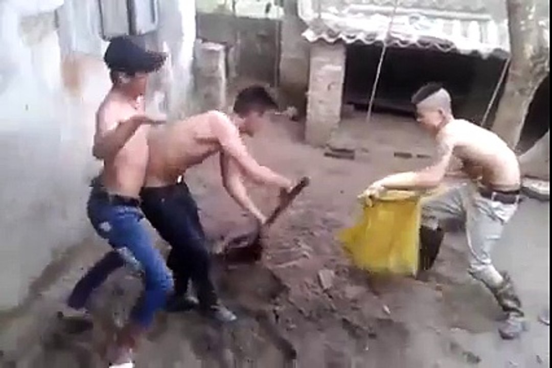 Hài hước 2015 - Ba thằng xúc đất theo nhạc Nonstop …