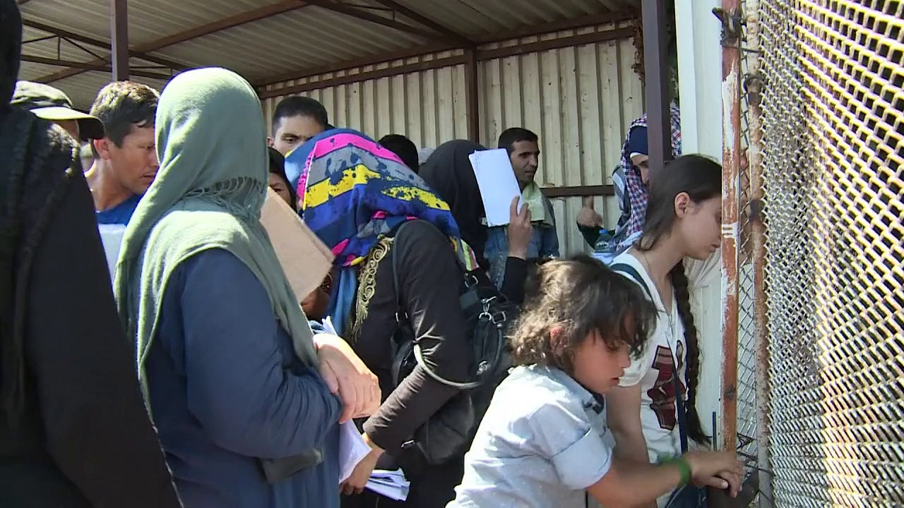 En Macédoine, les migrants remplissent les trains pour la Serbie