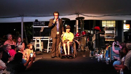 Robert Keefer and Chad sing 'Don't Cry Daddy' Elvis Week 2015