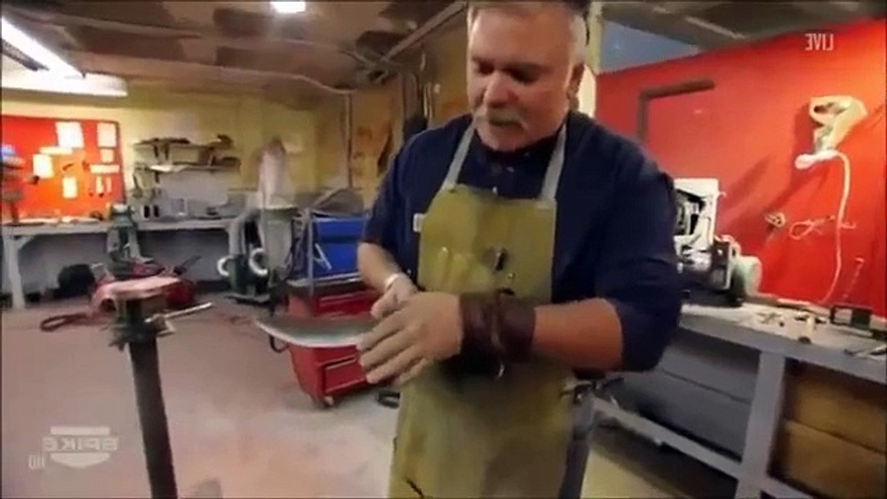 Deadliest Warrior: Kukri vs Camillus