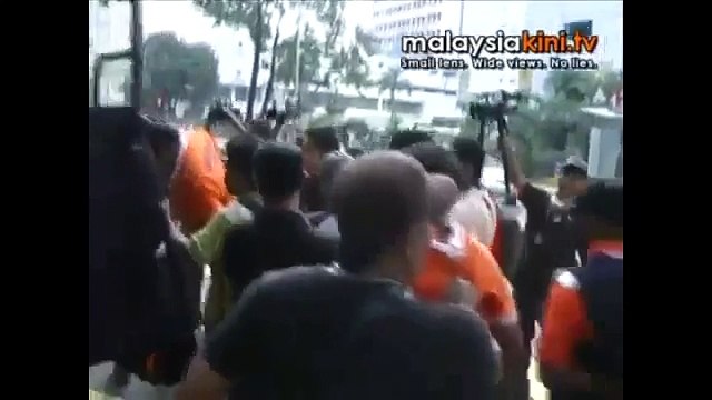 54 anti-interlok activists: Hindraf hand over memo to Suhakam