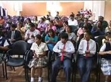 Presidente Regional entrega computadoras a ingresantes al colegio mayor Presidente del Perú