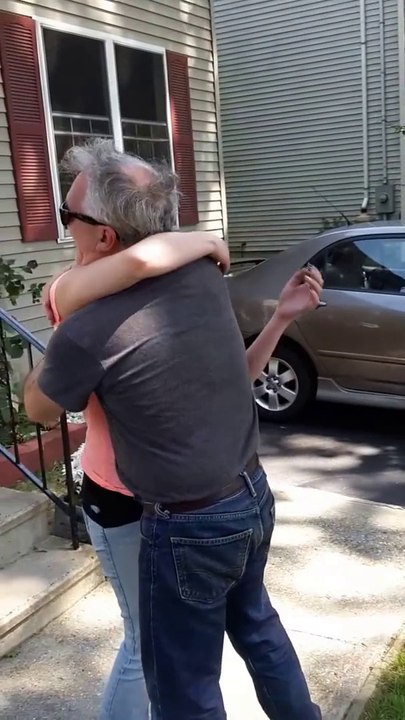 Colorblind Dad sees real colors for the first time with EnChroma glasses