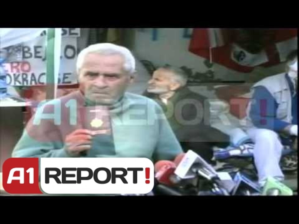 Grevistët Berishës: Tërhiq vendimin, dialogo ose bëhet gjak