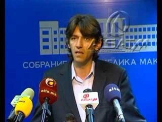 Sela: 'Thaçi nuk i zgjatë dorën Ahmetit pa ikur nga prehri i Gruevskit'